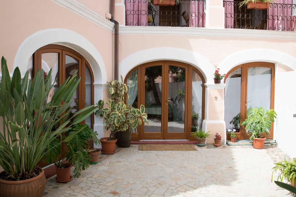 B&B Casa Licheri San Vito  Eksteriør bilde